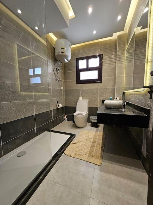 Luxury 2 Bedroom By A1 - 302 *