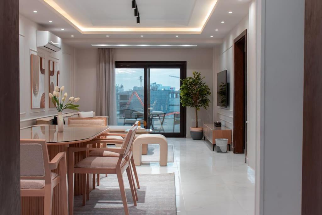 Apartment Luxury 2 Bedroom By A1 - 302
