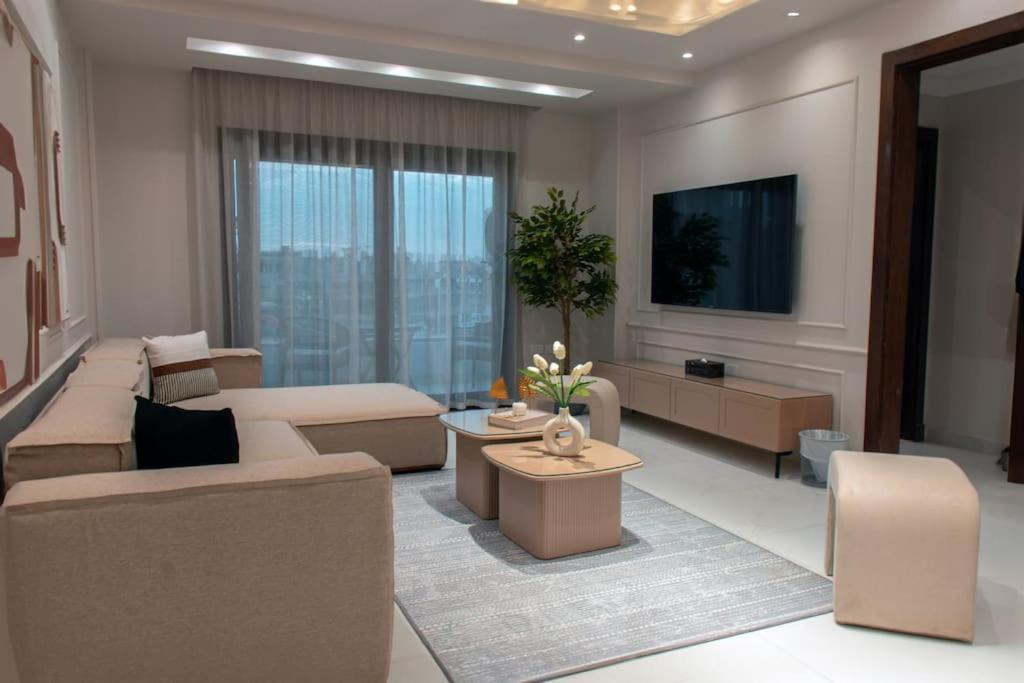 Luxury 2 Bedroom By A1 - 302 Apartment